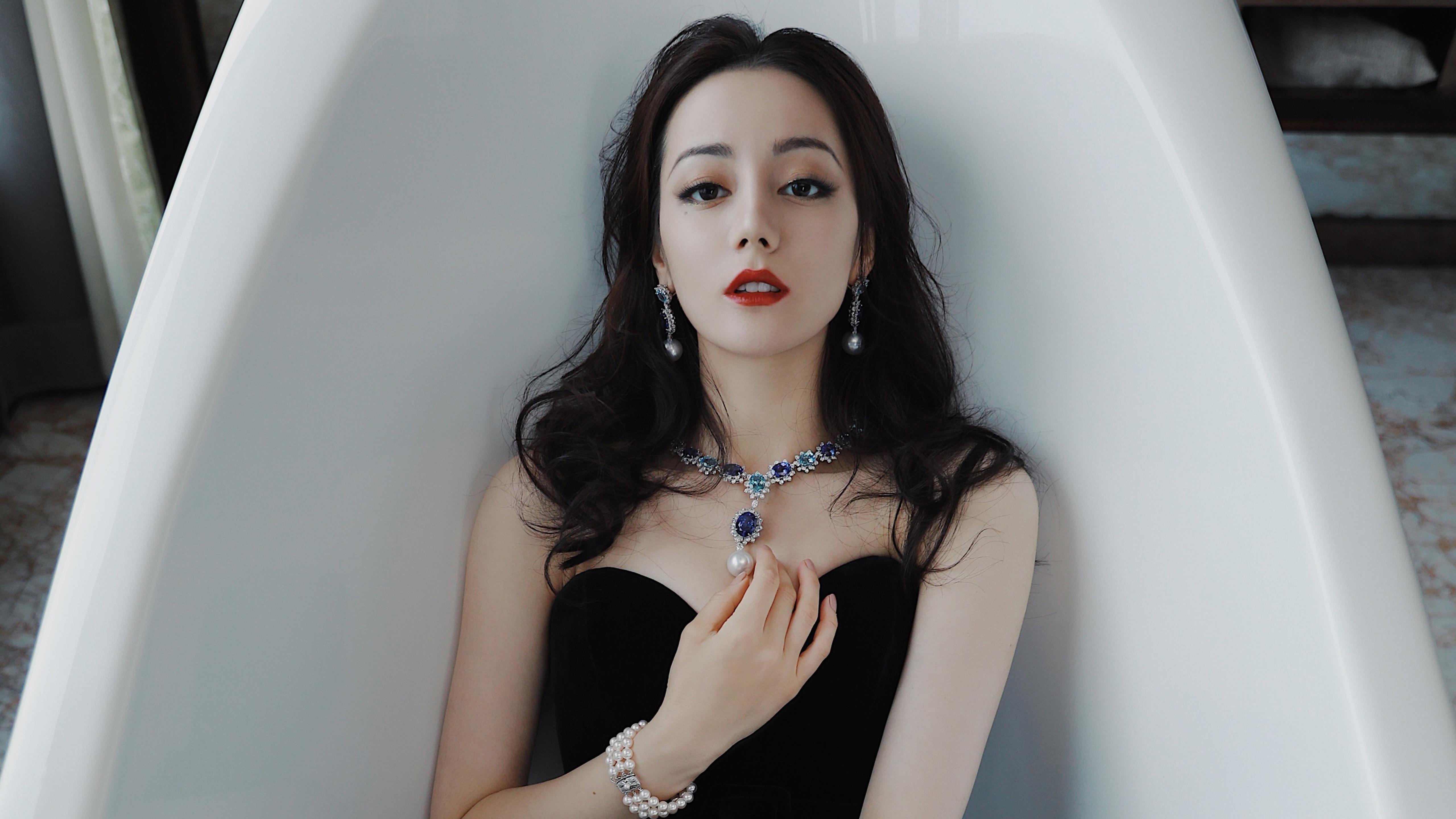 巴黎女足完胜里昂，达布里纳世界波再成焦点，巴黎女足主场