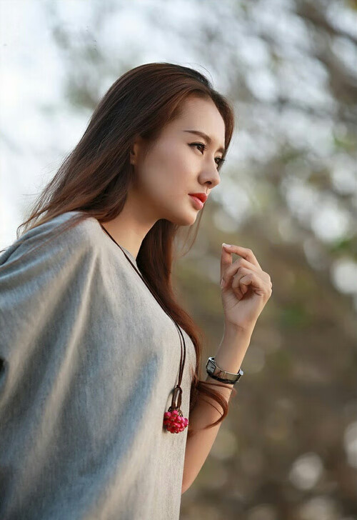 欧洲冠军联赛半决赛激战正酣，强队争夺决赛席位，欧洲冠军联赛视频